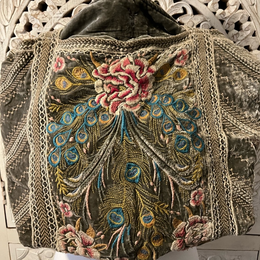 Johnny Was Bag Embroidered Peacock hobo bag some flaws - Picture 4 of 7